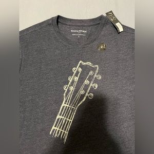 Never worn banana republic large guitar tshirt - super soft